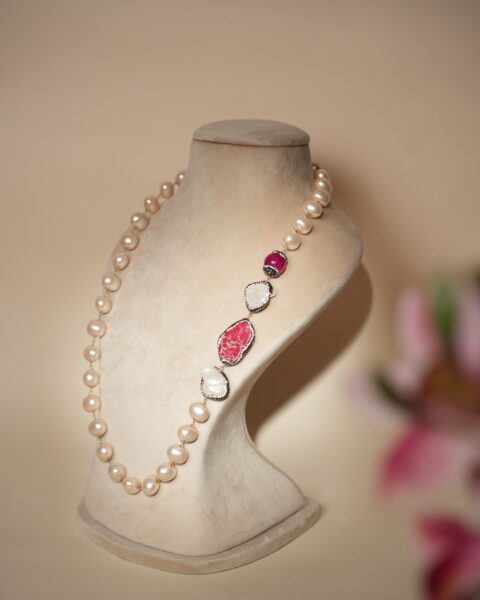 Garnet Gleam necklace