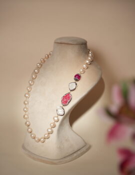 Garnet Gleam necklace